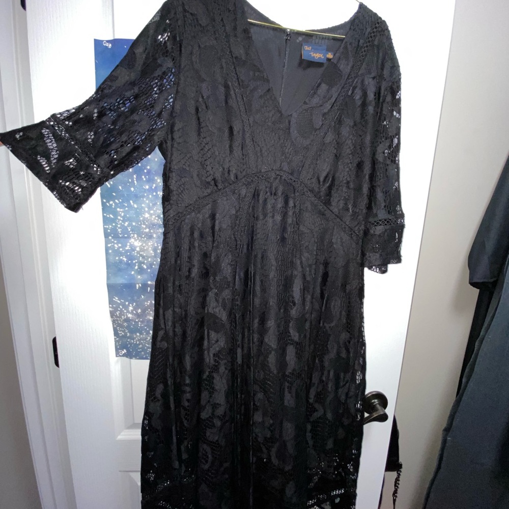 Just…Taylor Black Lace dress